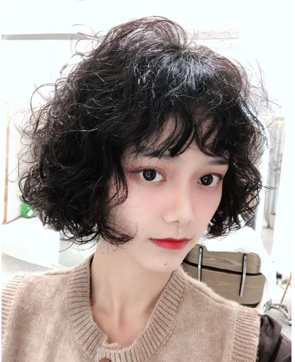 发型 现在发型原来流行这样剪，全头卷波波头小豁牙刘海，款款都心动