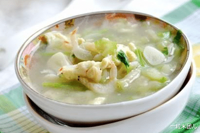 绿豆|入伏天热来碗汤吧，莲子绿豆大枣桃仁，清热消暑，营养开胃。