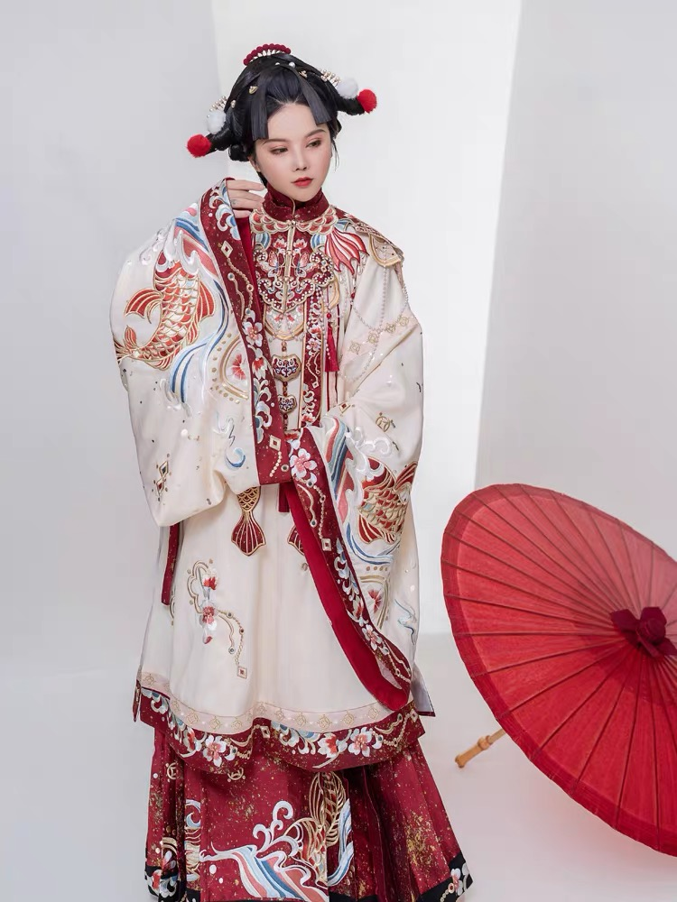 汉服资讯古装文化|换季忽冷忽热，汉服搭配难选择？不如先备好这件高颜值“小披肩”