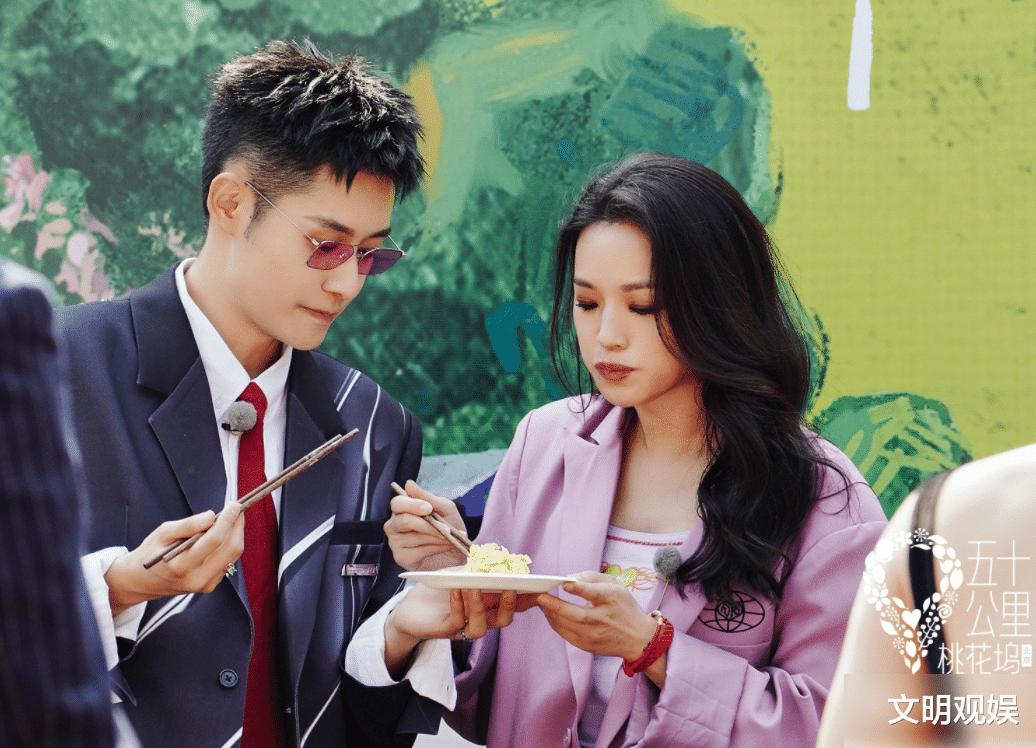 综艺节目|又一综艺开播即走红，开播两天热度飙升榜首，豪华阵容不是一般绝