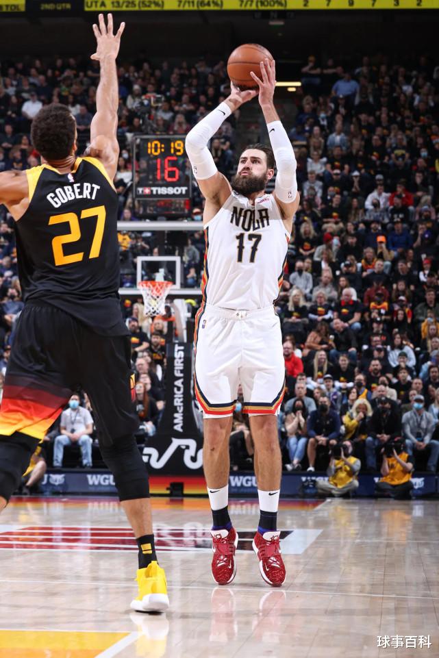 |人间清醒！2米11内线壮汉苦练三分球：我不想在NBA失业