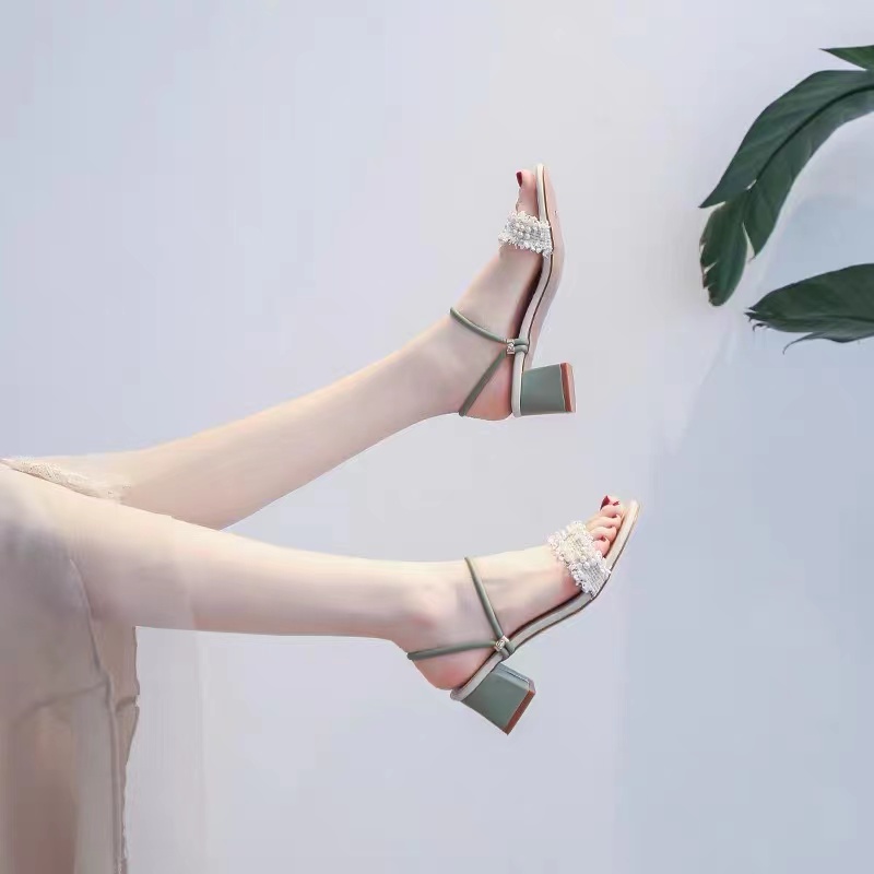 时尚星期五|夏季小众款凉鞋分享，各种风格，任君挑选