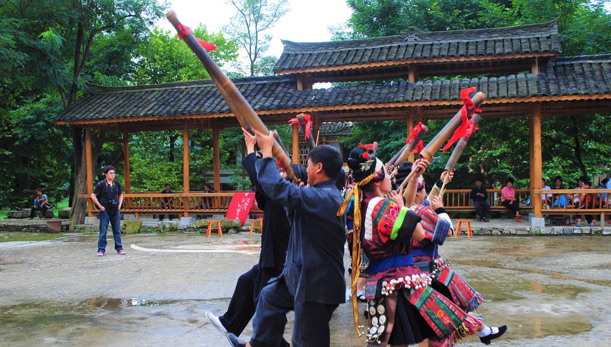 贵州 为什么贵州的旅游收入远超陕西，而贵阳旅游收入不如西安？?