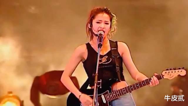 肖战|“恋爱大师”萧亚轩,才42岁就衰老成了这个样子,她到底经历了什么