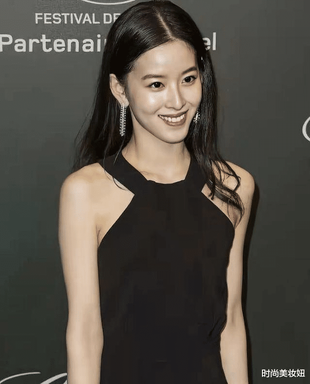 洗发水|章泽天嫁给富商后气质都高级了，一身黑色打扮，满满的国际范