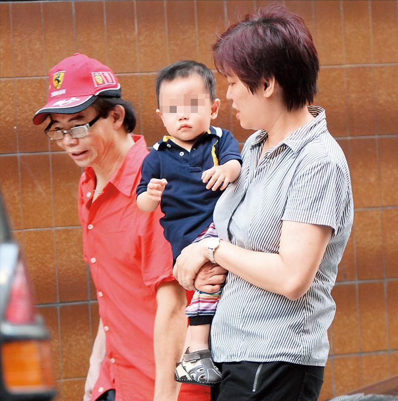 梅启明|众叛亲离！梅启明小16岁娇妻炮轰老公出轨，亲妈也痛斥其财迷心窍