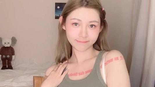 双下巴|痞幼又玩自黑？刻意晒出双下巴丑照，粉丝：难怪猴哥不选你