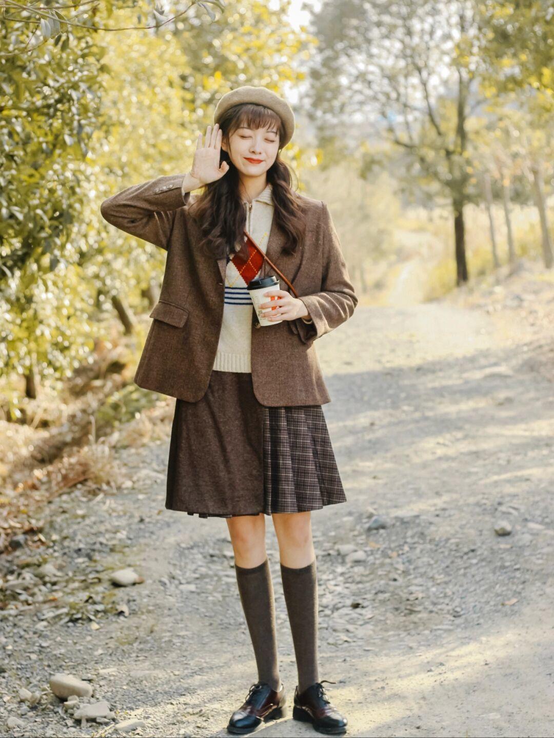 职业教育|冬天职场通勤怎么穿？看看这些干练利落的“西装”搭配，时髦精致