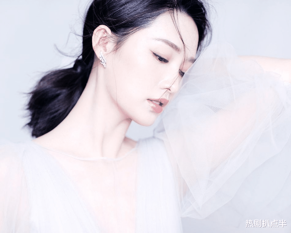 杨紫|90后小花的圈内人缘，杨紫跟男星处成哥们，鞠婧祎的朋友都很糊