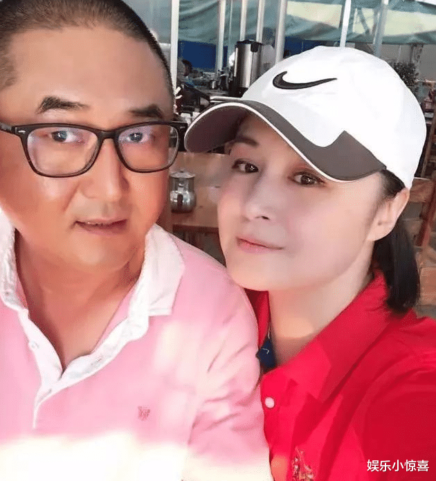 于月仙|“大脚婶”离世第5天,丈夫连赞2条美女视频,网友:好雅兴