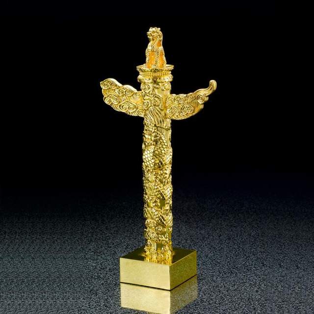 华表奖|79岁高明向孙女“炫耀”奖杯，小女孩不爱金鸡奖，却钟情于华表奖