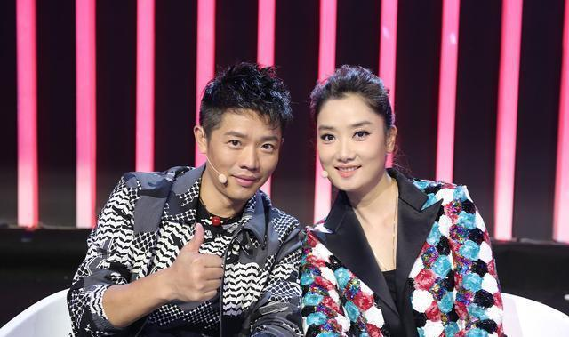 凤凰传奇|两人搭档23年仍未结为夫妻，现一个投资负债累累，一个年入千万