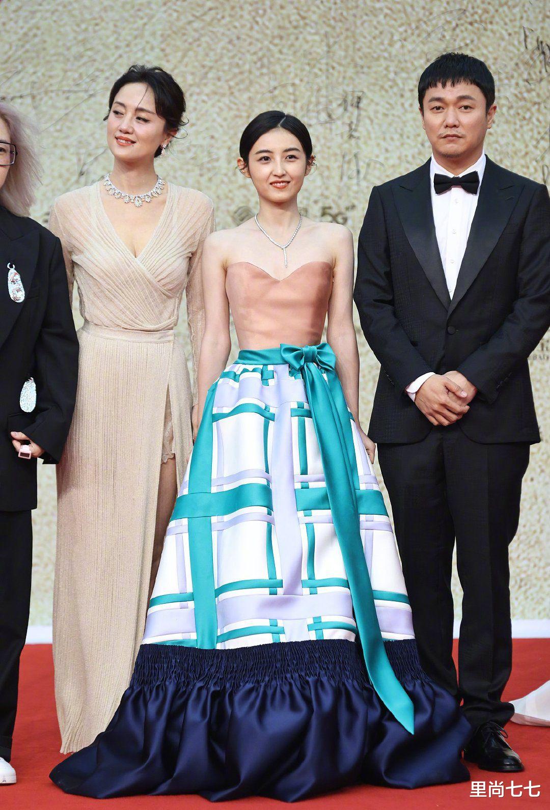 张子枫|黄晓明刘敏涛穿高定也廉价，李冰冰穿古董裙排场无敌，关晓彤翻车