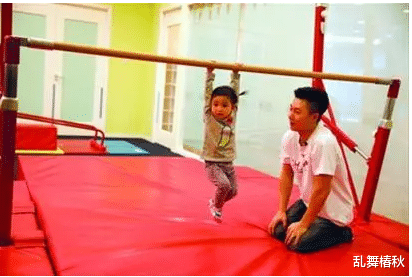 奥莉|有种失望叫奥莉长大，曾被网友表白“等你长大”，今颜值却很平庸