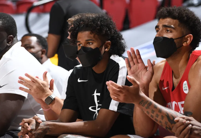 沃尔 火箭无缘夏联冠军,斯通不考虑交易沃尔,加鲁巴两年白打工