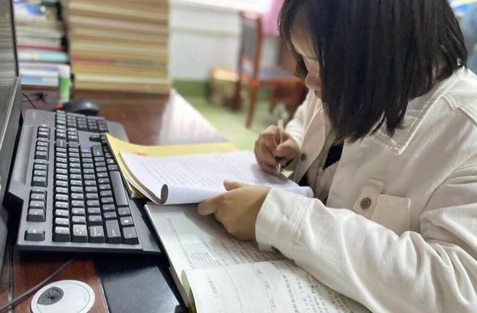 大学|教师“代写论文”灰色产业链曝光，月销数千单，花钱评职称成风气