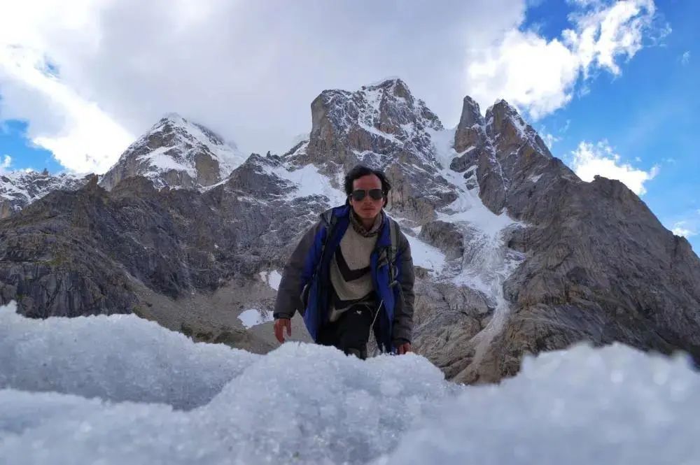 韩哥娱乐 西藏冒险王失踪案出现疑点，家人抵达成都，警方表示愿意协助