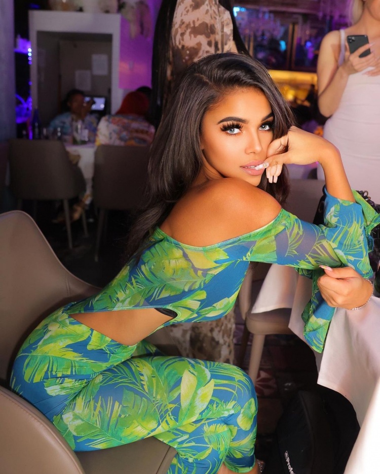 卡戴珊|?又分手，卡戴珊认命了！与三名女性共处一室，球迷：愿称TT为最强！