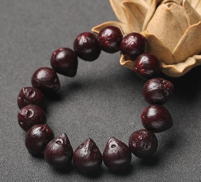 |别玩高价文玩了，这7种文玩手串，百元之内搞定，包浆之后超漂亮