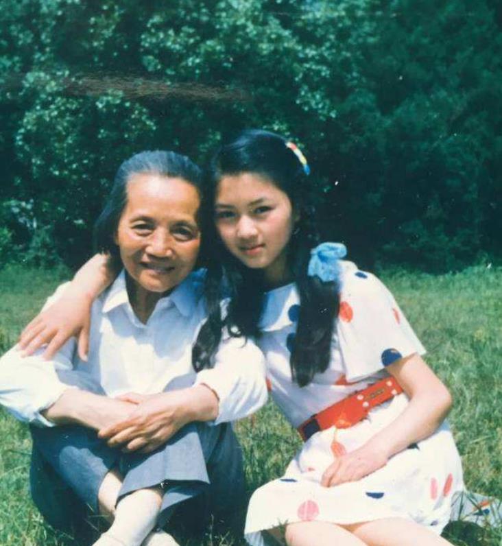 田海蓉|陆毅前任田海蓉老公成谜，自曝女儿照片，孩子长相透露爸爸信息？