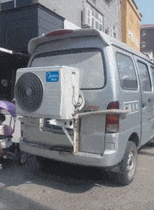 风云视角|搞笑GIF: 原来美人鱼也要吐泡泡