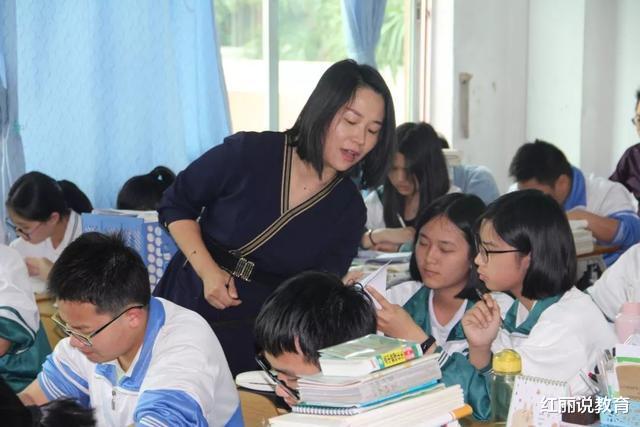 招聘|中小学老师招聘条件发生变化，入职门槛再提高，师范生何去何从？