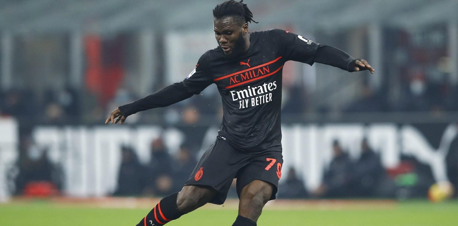 米蘭|強(qiáng)勢(shì)挖角米蘭！熱刺天價(jià)合同吸引凱西，叛將漫天要價(jià)遭名宿嘲諷