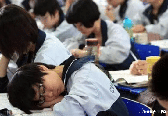 小微爸爸育儿课堂|“给学生减压”呼声高涨，教育部作出回应，家长直呼：做不到