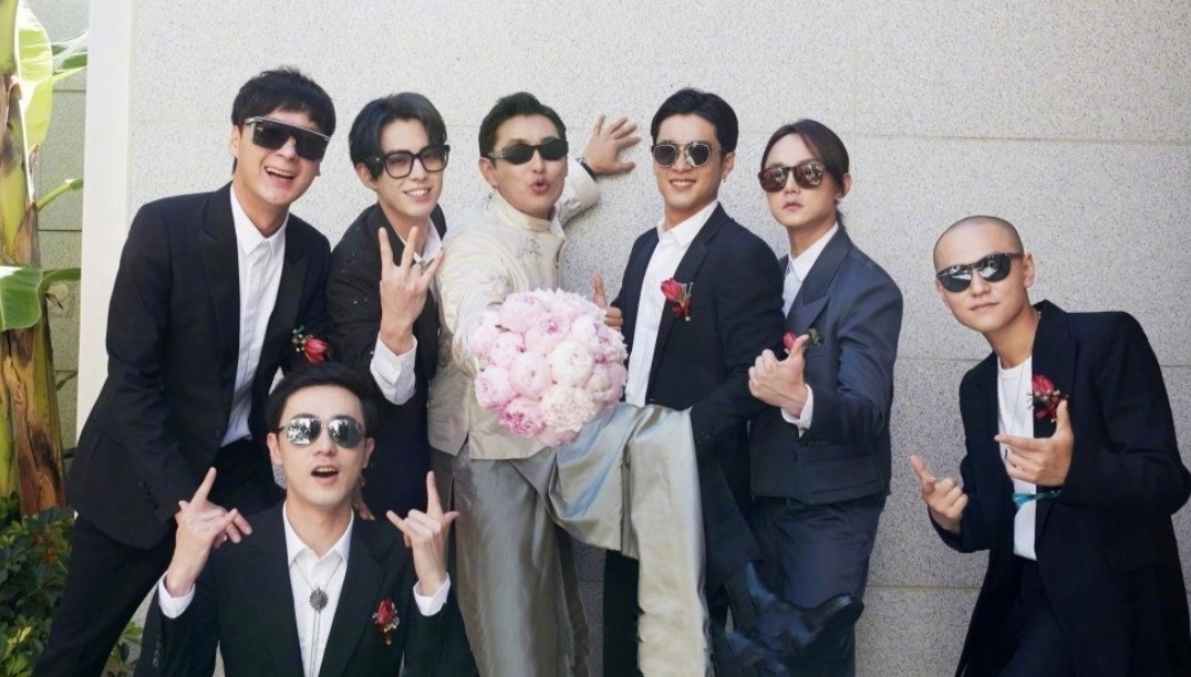 艾佳妮|王彦霖艾佳妮大婚,穿中式礼服喜气满满,尹正领衔伴郎团