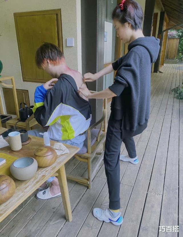 车晓|被39岁车晓圈粉了！私服造型接地气，纯素颜面对镜头，大方自信