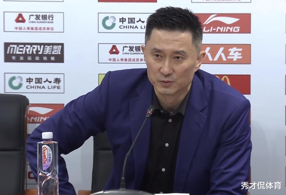 杜锋|下狠手？老队员向杜锋提出异议，广东2将对号入座处于被弃用边缘