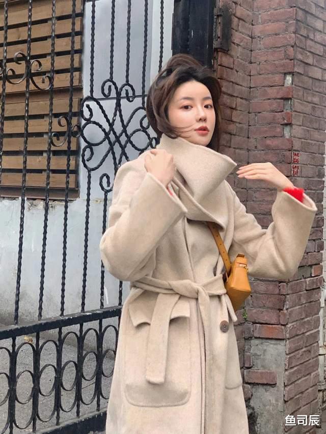 鱼司辰 降温了，怎么能错过大衣呢？这4件大衣洋气又百搭，重点是保暖