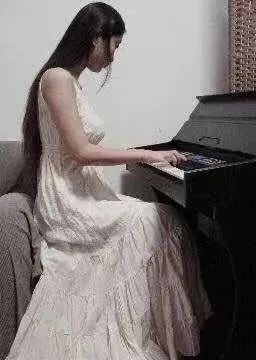 加州理工大学|“美女博士”踩着四个男人上位，她是第二个邓文迪？