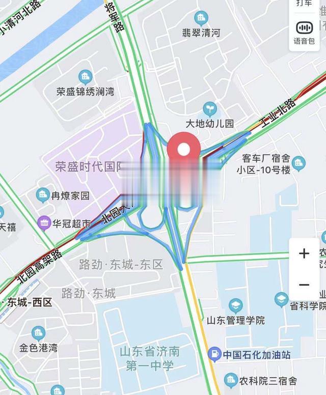 山东商报 刚刚，这个高铁站冲上热搜！济南火车站全是人人人，多个立交桥堵到“发红”，无论如何，小长假开启