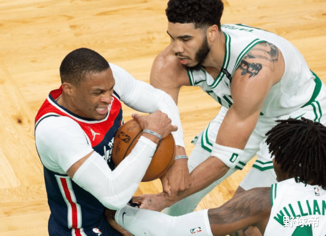 威斯布鲁克|全网黑到万人吹!20+14+5!他仍该被批?谁注意到他赛后的神情