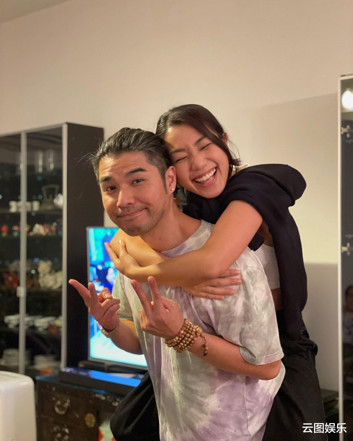 赵箭|秦沛姜大卫尔冬升罕同框，三兄弟长相相似，动作表情一致默契十足