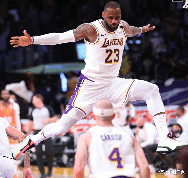 勒布朗·詹姆斯|湖人92-100太阳！谁注意詹姆斯赛后的发言，怪不得快船会躲着你