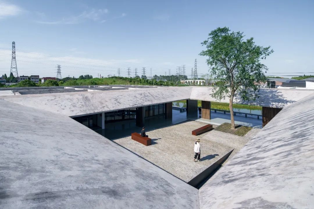 月亮|湖-廊-院-廊,石湾猪舍里展厅
