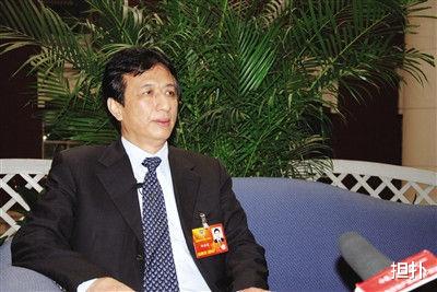 |曾跟许家印一起上城楼,如今他仍手握2百亿现金,半年拿了19块地