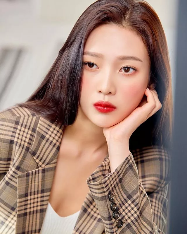 InsDaily|她是怎么从五大三粗逆袭成“果汁系”神颜的？网友：这回学到了！