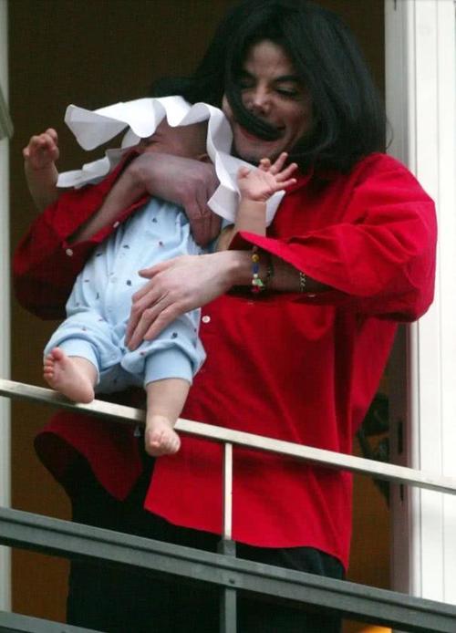 迪丽热巴|12年了，杰克逊的子女怎样了？大儿白癜风，女儿超模，小儿当导演