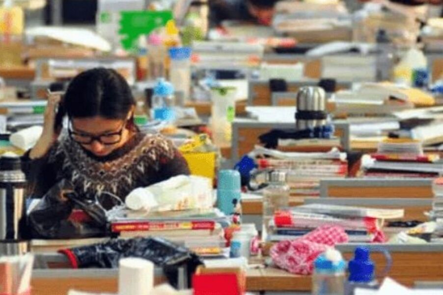 考研|工作月薪8000和读研如何选？引起不小关注热议，大学生选择很一致