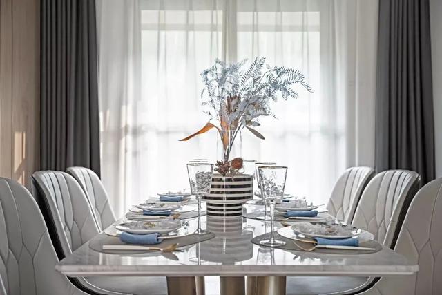 115㎡现代轻奢,配色稳重优雅,材质华丽高级,风格很独特