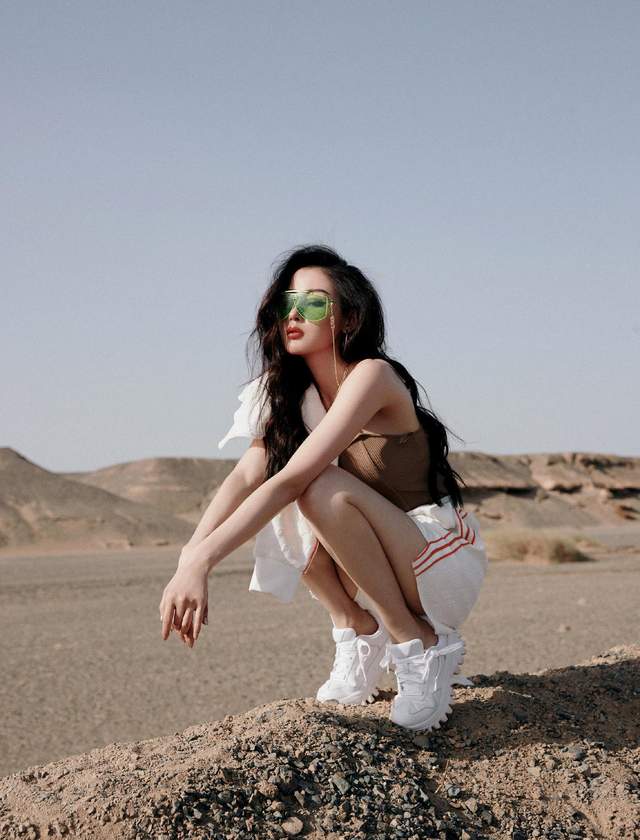 何有强|目测张天爱“胖”了？但穿连衣裙显瘦曲线又美，微胖身材才是yyds