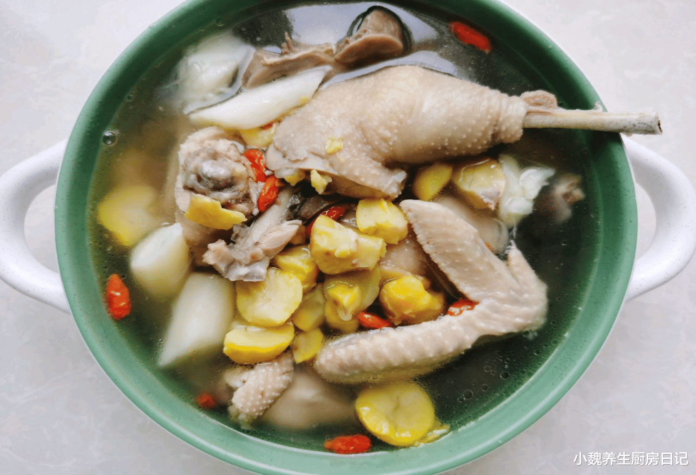 板栗|贫血最怕喝“这汤”，简单炖一炖，气血双补，脸色光泽红润！