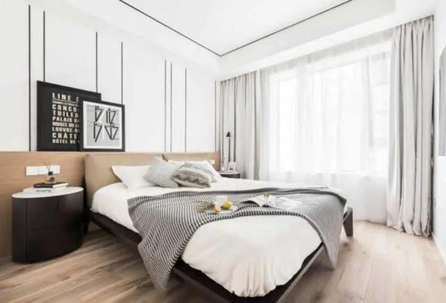 设计师|96平黑白原木色二居，餐桌顶部做了柜子延伸设计美观又实用