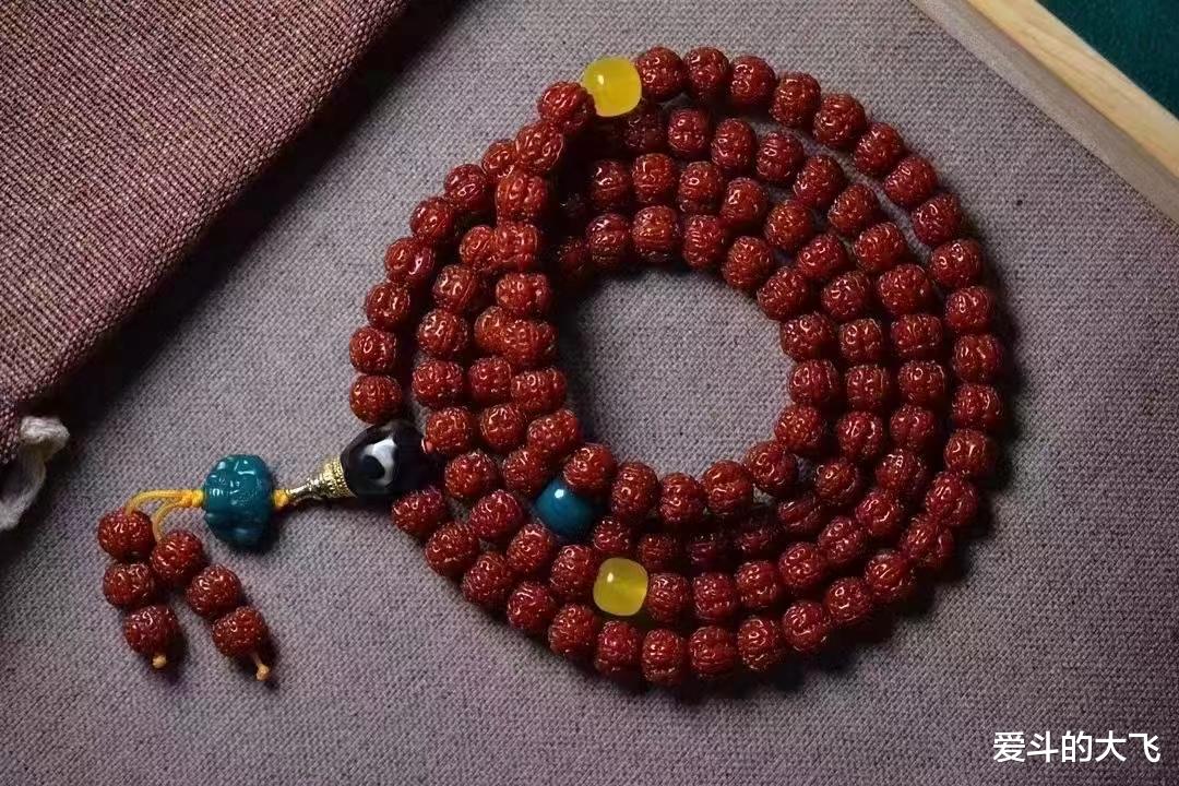 |大飞说文玩：已玩包浆的，梅花小金刚双龙爆肉！