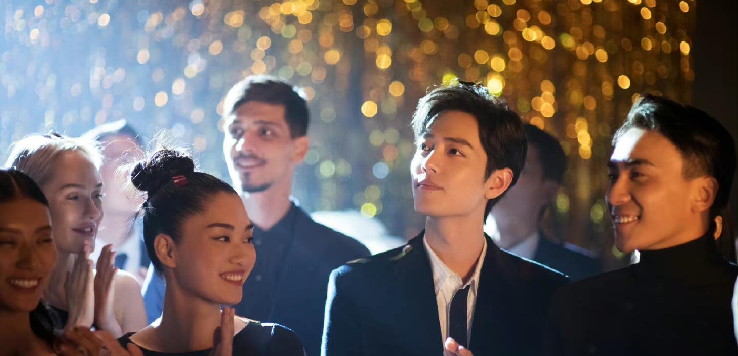 肖战|肖战首谈年龄焦虑，才三十而已，难怪会接年龄跨度大的《那片海》