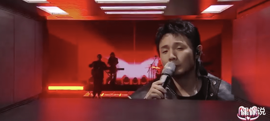 李荣浩|李荣浩双11晚会造型沧桑，满脸胡茬像流浪汉，本尊晒照回应