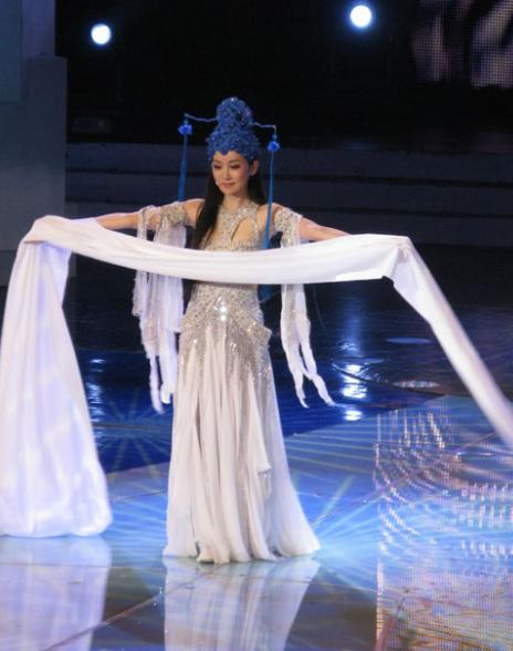 金星|她从名字到血统全造假，被金星手撕淡出娱乐圈，回归后气场不在